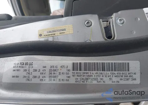 2015 Jeep Compass Sport z USA, uszkodzony, nr VIN 1C4NJDBB7FD225655